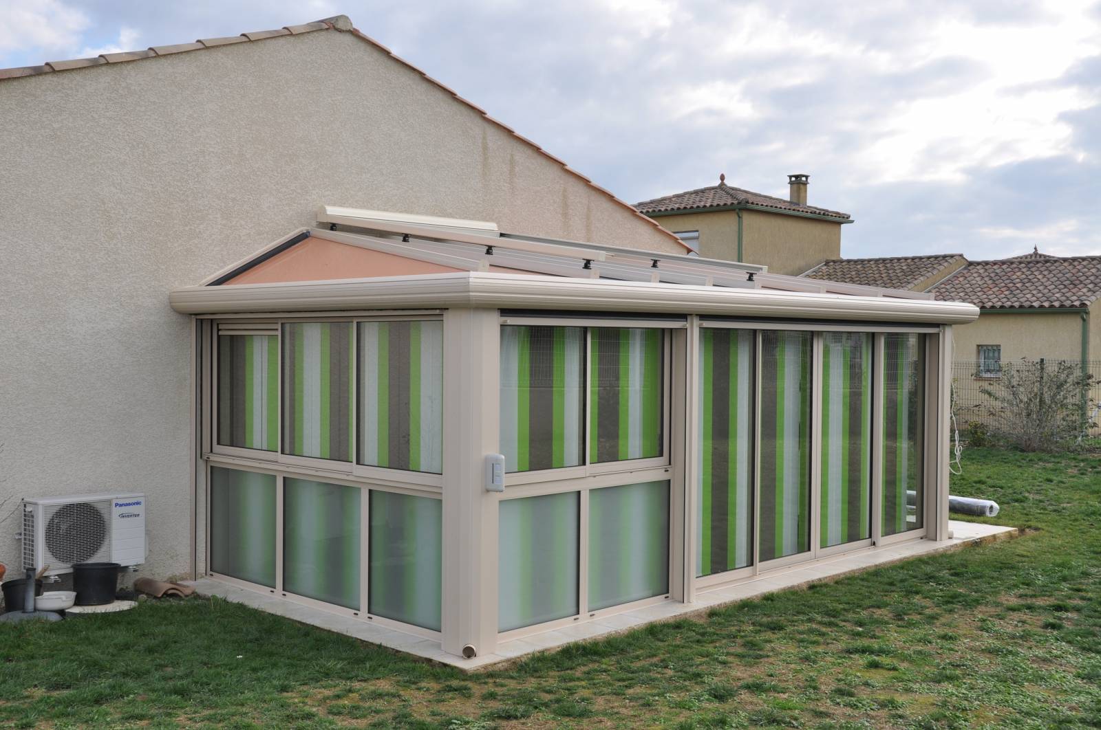 FABRICATION ET POSE D'UNE VERANDA A CAVANAC
