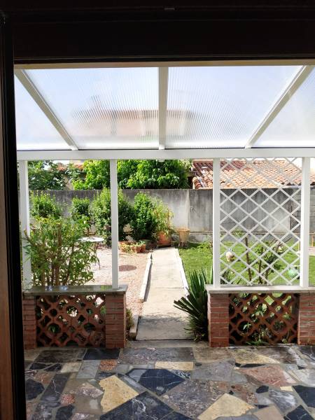 FABRICATION ET POSE D'UNE TOITURE DE PERGOLA SUR CARCASSONNE