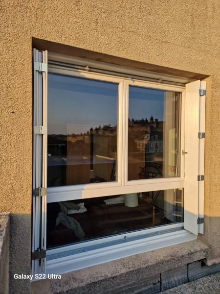 FENETRE PVC BLANCHEPOSEE SUR CARCASSONNE
