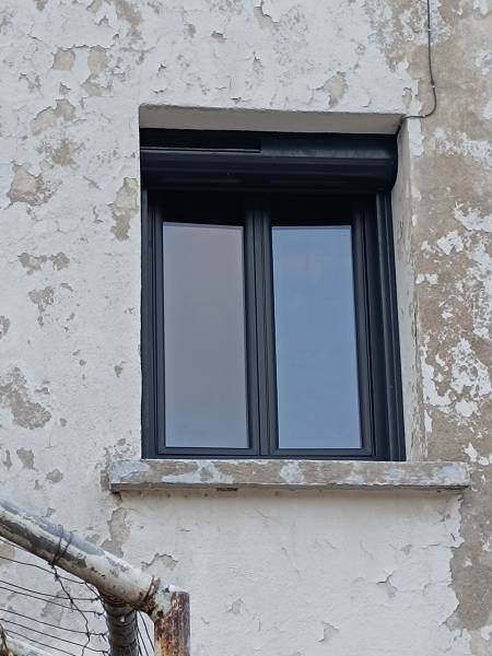 FENETRE PVC GRIS ANTHRACITE RAL 7016