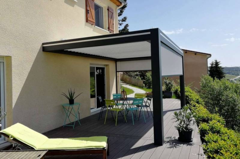 INSTALLATION D'UNE PERGOLA ADOSSEE SUR LA COMMUNE DE VILLEGAILHENC