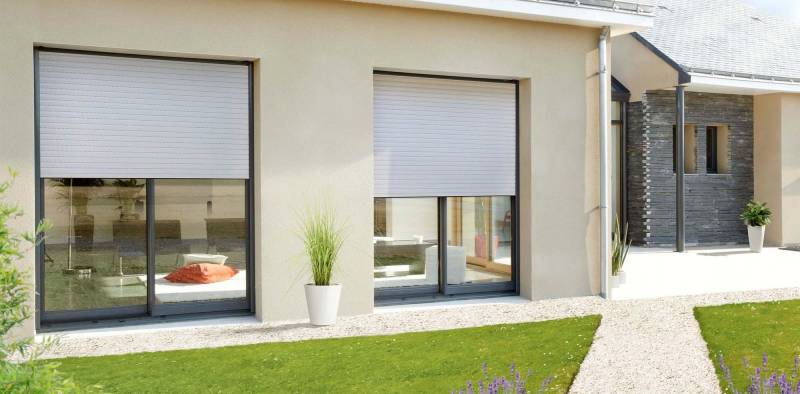 POSE DE VOLETS ROULANTS POUR DES FENETRES COULISSANT SUR FANJEAUX